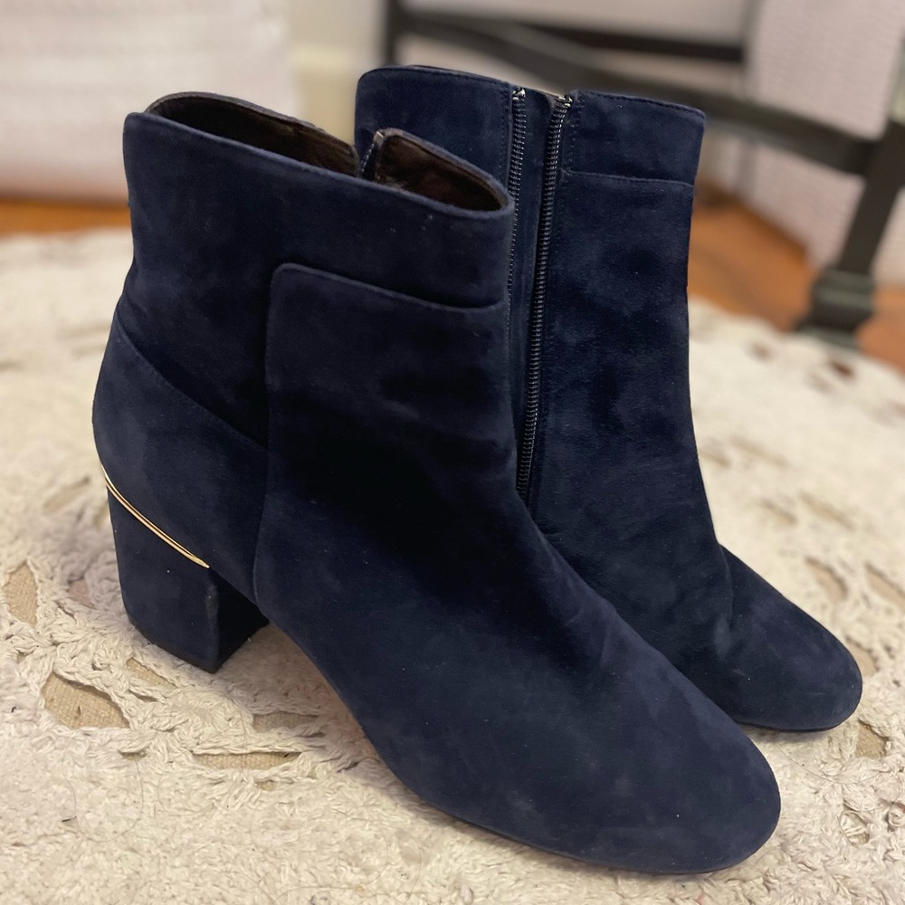Cole Haan Grand oS Suede
Marine Blue Chunky Block Booties 10